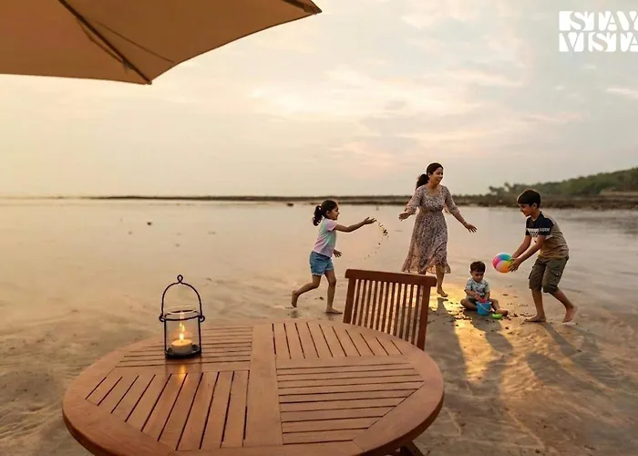 Casa Del Mer By Stayvista - Nearby Beach With, Sea-View Rooms & Coconut Farm Alibag